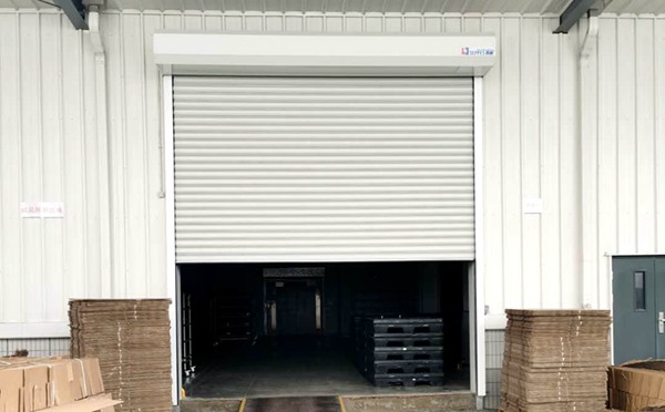 提升門比卷簾門有哪些優(yōu)點(diǎn)?插圖1 提升門比卷簾門有哪些優(yōu)點(diǎn)?插圖1