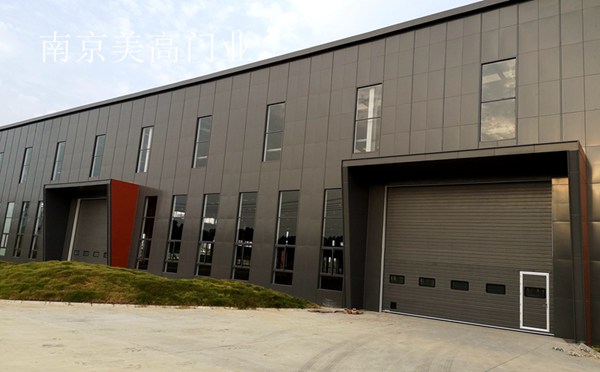 怎么正確使用工業提升門縮略圖